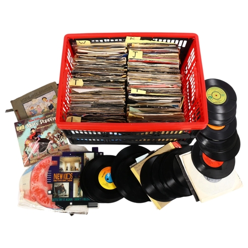 263 - A large quantity of vinyl records, mostly 7