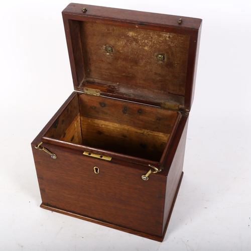 31 - A Georgian mahogany decanter box, with brass handle, 22cm x 18cm x 16.5cm