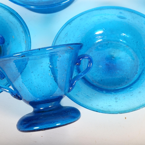 474 - A blue bubble glass set of 6 x 2-handled bowls, 2 others and various plates, by Norm Thomas