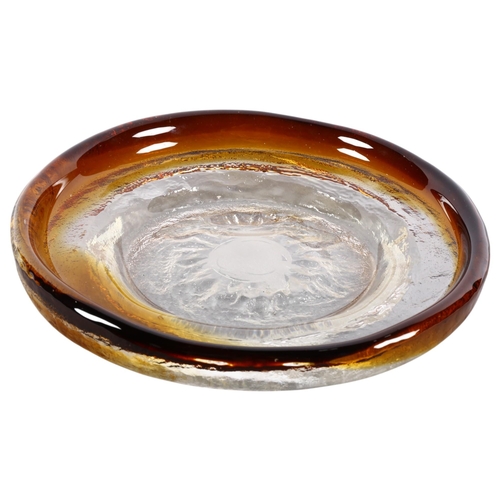 507 - PERTTI SANTALAHTI for Humppila, Finland, a clear and amber textured glass dish, unsigned, diameter 2... 