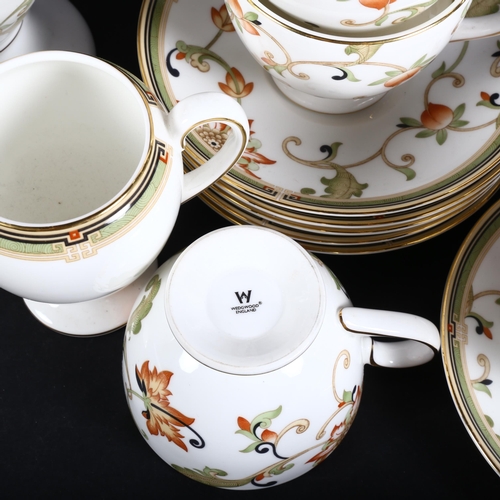 512 - Wedgwood Oberon pattern tea service for 6 people, and black Wedgwood teapot with chinoiserie floral ... 