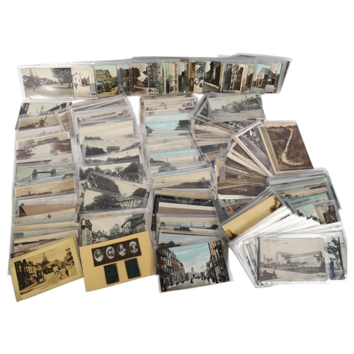 98 - A collection of Vintage postcards, including mainly topographical, street and building scenes (boxfu... 