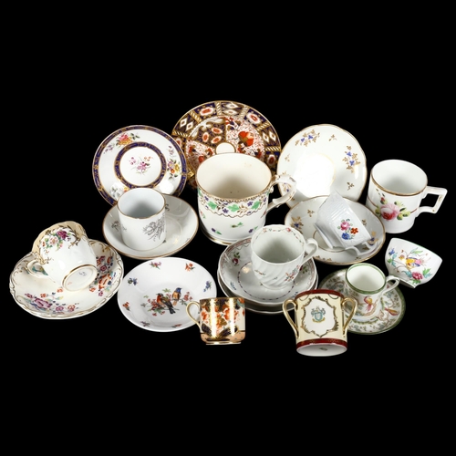 667 - A collection of 19th century decorative porcelain cabinet cups, saucers, Davenport Imari style plate... 