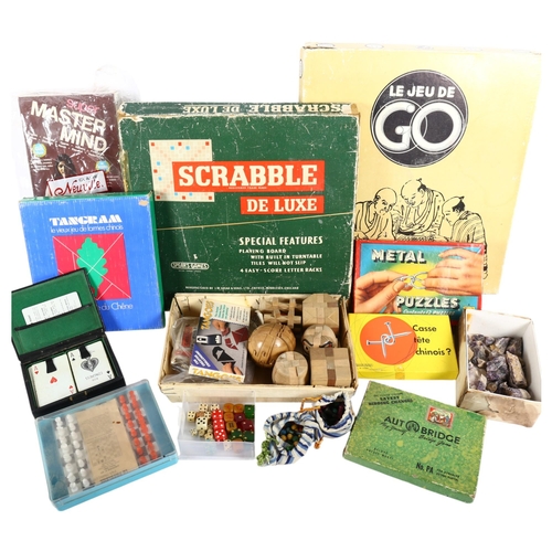 676 - A box of Vintage games and puzzles