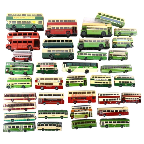 678 - A large quantity of diecast buses, including Corgi