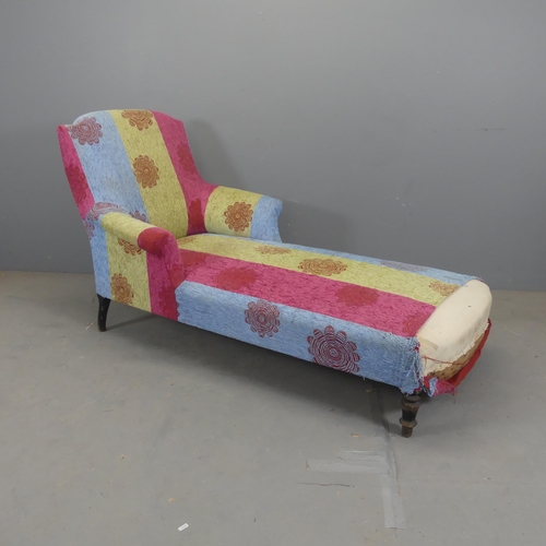 2594 - A French chaise longue. Overall length 165cm, height 92cm, width 82cm. For re-upholstery.