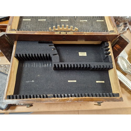 559 - An early 20th century oak table-top Wellington cutlery box with 2 fitted drawers