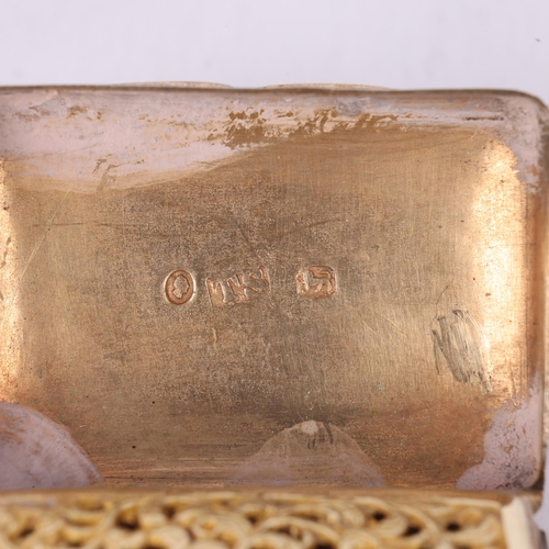 70 - A William IV silver vinaigrette, maker TS, Birmingham 1835, rectangular cushion form with bright-cut... 