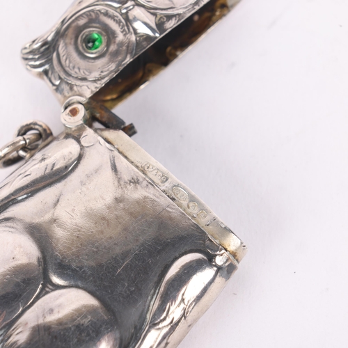 86 - An Edwardian novelty silver 'Owl' Vesta case, Gourdel Vales & Co, import hallmarks Birmingham 1904, ... 