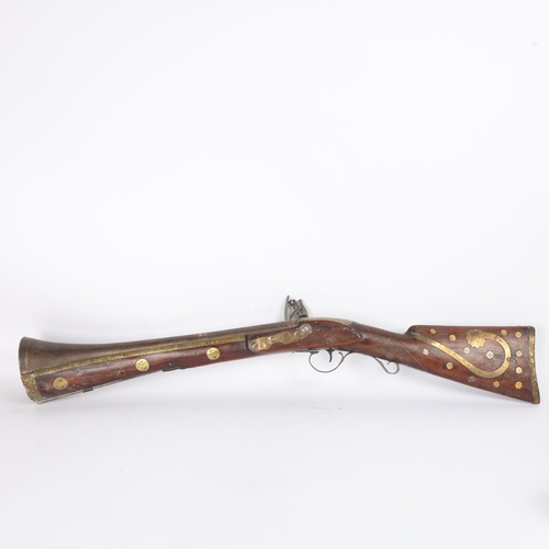 22 - Early 19th century Indian flintlock blunderbuss, East India Company, steel lock plate engraved and d... 