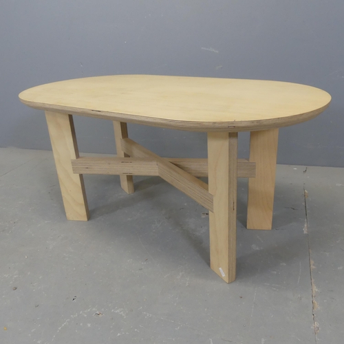 2353 - A modernist design birch plywood coffee table. Width 85cm, height 40cm, depth 45cm.