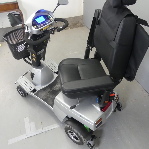 2472 - A Quingo Vitesse 2 mobility scooter.