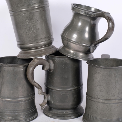 189 - 4 Victorian court pewter tankards, and a Victorian pint pewter tankard (5)