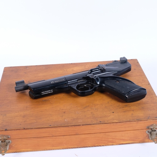 50 - A Webley & Scott Hurricane .22 air pistol, in fitted case