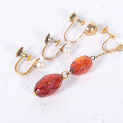 566 - Various 9ct gold earrings, including pearl and amber, 4.4g gross