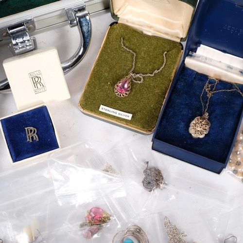 597 - A quantity of silver jewellery, including Thomas Sabo Charm Club bracelet, Rolls Royce lapel badge, ... 