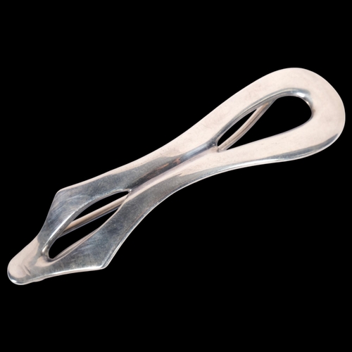 633 - OLE GRAVESEN - a Danish modernist silver abstract hairclip, plain openwork form, 76.1mm, 16.7g