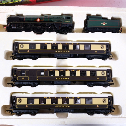 762 - HORNBY - a British Pullman Venice Simplon-Orient-Express OO scale train set, boxed