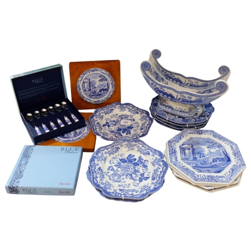 788 - A collection of Spode Italian blue and white plates, teaspoons, and a cheese stand 