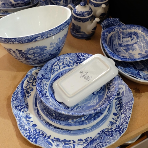 789 - A quantity of Spode Italian blue and white tableware, including fruit bowl, plates, a teapot design ... 