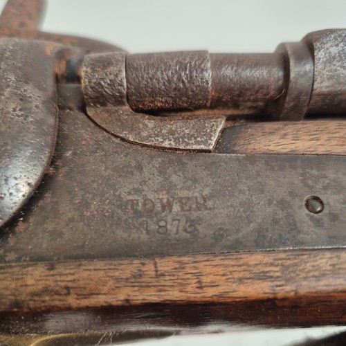 27 - A 19th century percussion rifle, the plate engraved Tower 1875, with a later bayonet, overall length... 