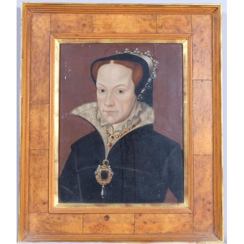 301 - Portrait of Queen Mary I, 17th/18th century oil on oak panel, the subject wearing a jewelled pearl-m... 