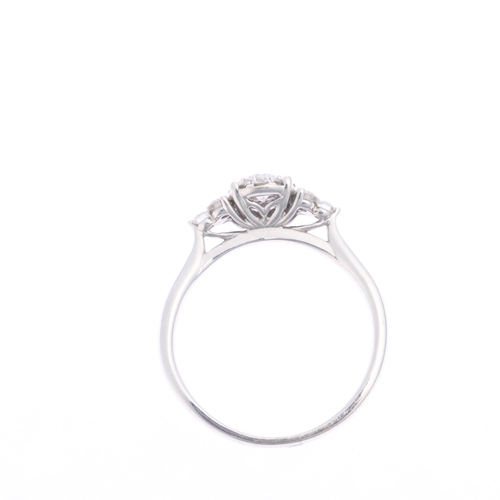 1367 - An 18ct white gold diamond cluster ring, set with modern round brilliant-cut diamonds, total diamond... 