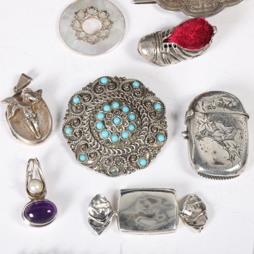 1517 - Various silver and jewellery, including Vesta case, amber bracelet, turquoise brooch, etc