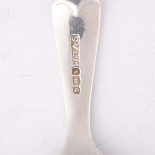 1559 - A George V silver Old English pattern tea caddy spoon, J Thompson & Sons, Sheffield 1933, 9cm