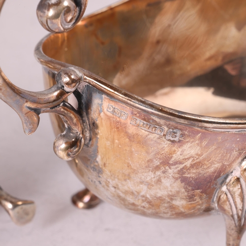 1615 - A silver sauce boat, by Orr, and a silver cream jug, height 8.5cm, 6.3oz total (2)