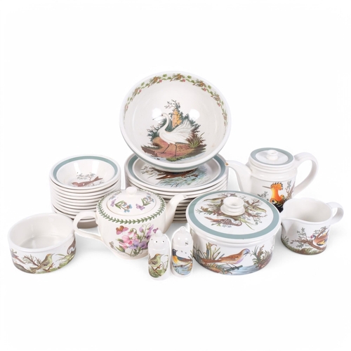 203 - PORTMEIRION - an extensive service of Portmeirion Birds Of Britain dinnerware, to include 10 dinner ... 