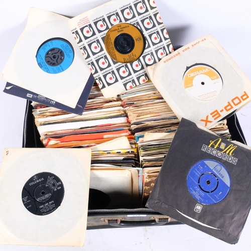 210 - A large quantity of 45rpm 7