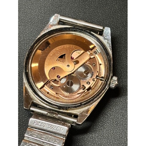 1005 - OMEGA - a Vintage stainless steel Geneve automatic bracelet watch, ref. 165.041, circa 1969, silvere... 