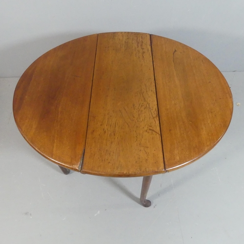 2511 - A George II mahogany oval gate-leg drop-leaf table. Width 92cm, height 72cm, depth 30cm (opening to ... 