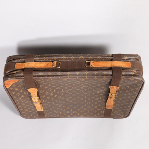 510 - LOUIS VUITTON - a Louis Vuitton Monogram suitcase, approx 65cm x 46cm