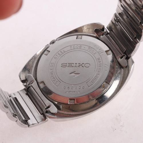 1049 - SEIKO - a Vintage stainless steel automatic calendar bracelet watch, ref. 7006-7002, circa 1980, sil... 