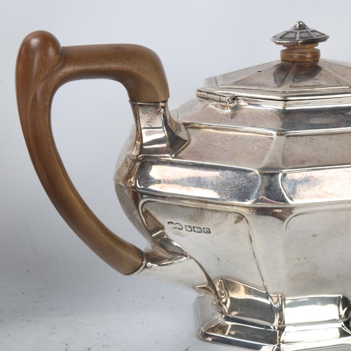 1810 - An Art Nouveau George V silver 4-piece tea set, Manoah Rhodes & Sons Ltd, Sheffield 1922, faceted oc... 