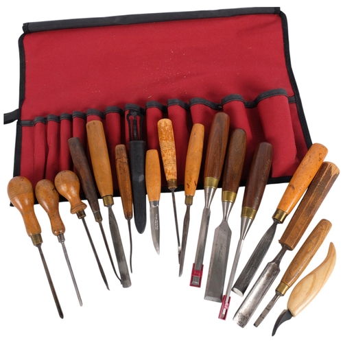 162 - A roll of Vintage and other wood-turning chisels, various makers including Robert Sorby, etc (16)