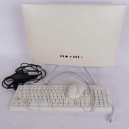 173 - A Hewlett Packard HP22 all-in-one computer and monitor combined, Celeron J4005, 4Gb Ram, 120GbSSD Wi... 