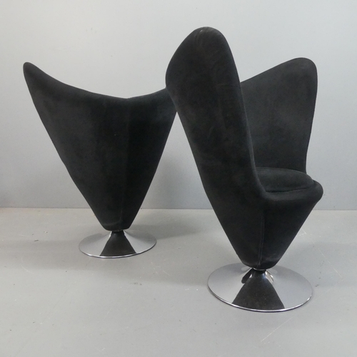 2510 - A pair of heart cone design swivel lounge chairs in the manner of Verner Panton.