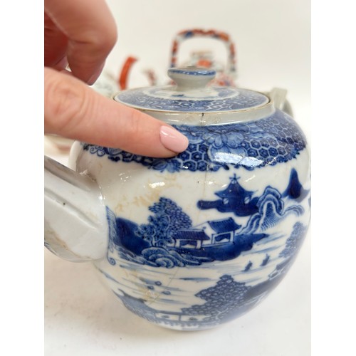 134 - A Chinese blue and white porcelain teapot, 16cm, and 2 others (3)