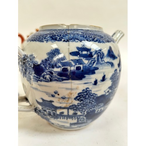 134 - A Chinese blue and white porcelain teapot, 16cm, and 2 others (3)