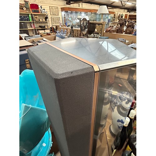 167 - A pair of Bang & Olufsen floor standing speakers, type 6611, serial no. 05945569, and 05945549, H149... 