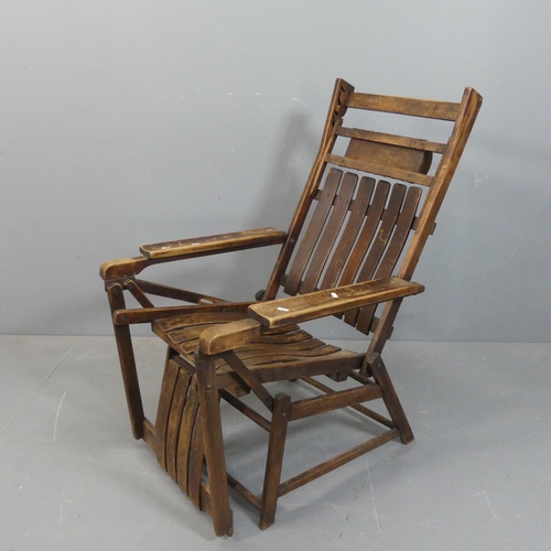 2031 - Thonet - A 1930s model VH / FL Siesta medical chaise, With reclining back and adjustable head and fo... 