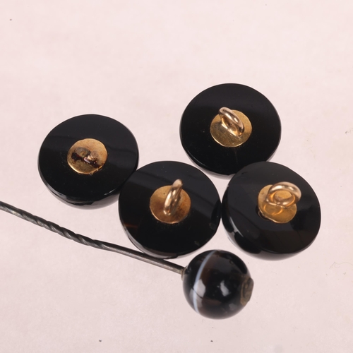 1346 - An Antique bullseye banded agate gentleman's dress set, comprising stickpin and set of 4 buttons, wi... 
