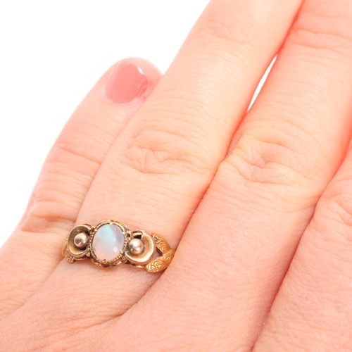 1341 - An Antique Georgian 18ct gold single-stone opal ring, set with oval cabochon opal with crescent and ... 