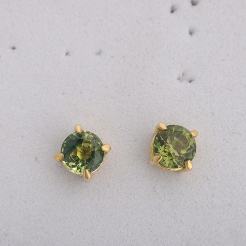 1378 - A pair of 9ct gold green topaz stud earrings, 4.5mm, 0.9g