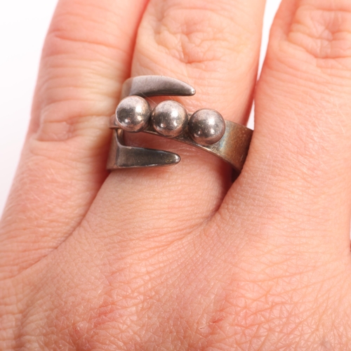 1617 - DAVID ANDERSEN - a Norwegian modernist sterling silver geometric abstract ring, wrap-around form, wi... 