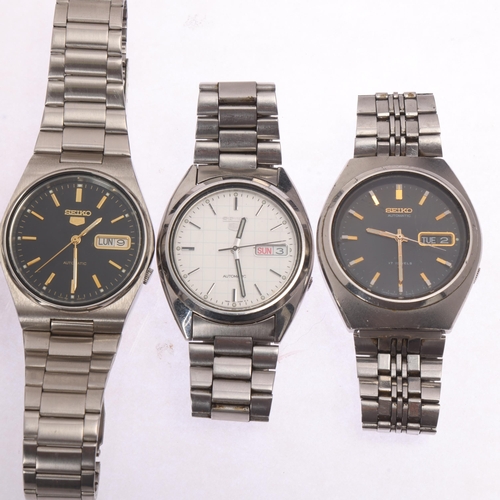 1065 - SEIKO - 5 stainless steel bracelet watches, including automatic day/date example, and SQ quartz exam... 
