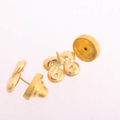 1109 - TAME - a pair of Mexican 18ct gold abstract stud earrings, with 18ct gold fittings, signed Tame, wid... 